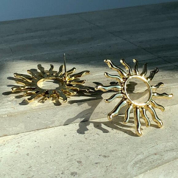 NEW ~ Anthropologie Gold Sun Stud Earrings - Picture 6 of 9